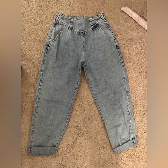 Bershka super unique mom jeans - Picture 2 of 6